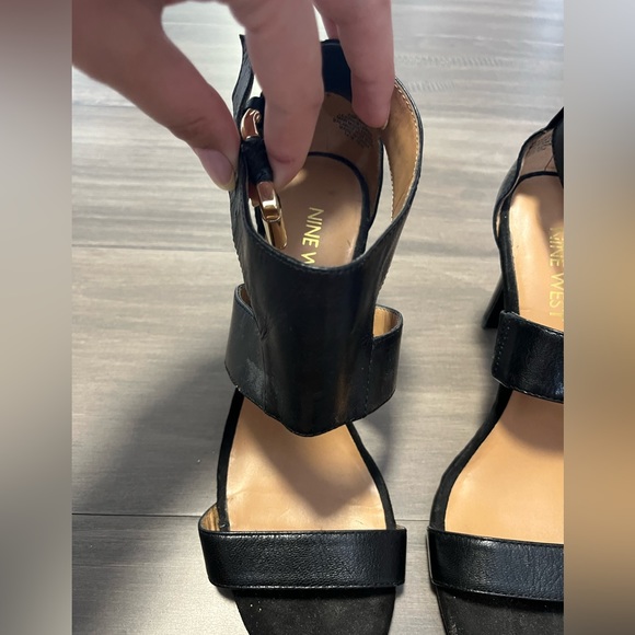 Nine West black heels - Picture 4 of 9